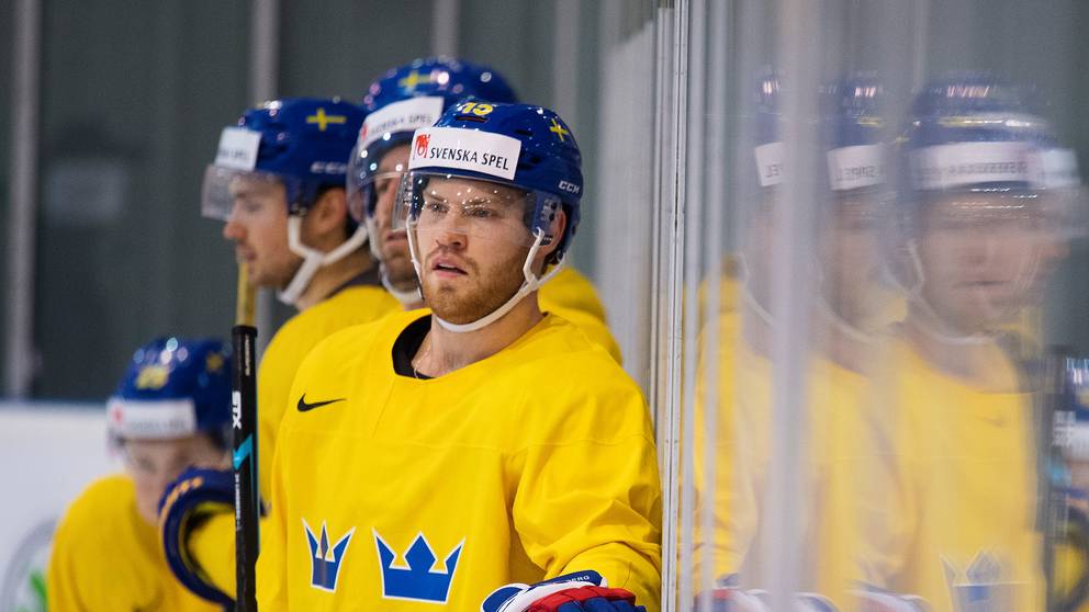 Oscar Lindberg nobbar SHL för Schweiz | SVT Sport