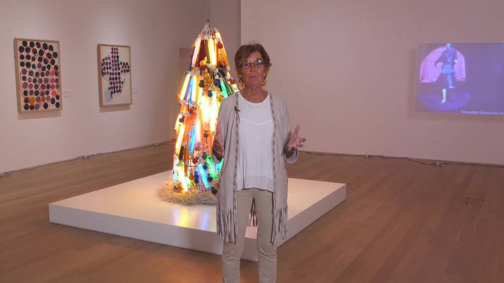 Kulturnyheternas konstkritiker Ingela Lind om Atsuko Tanaka på Moderna museet.