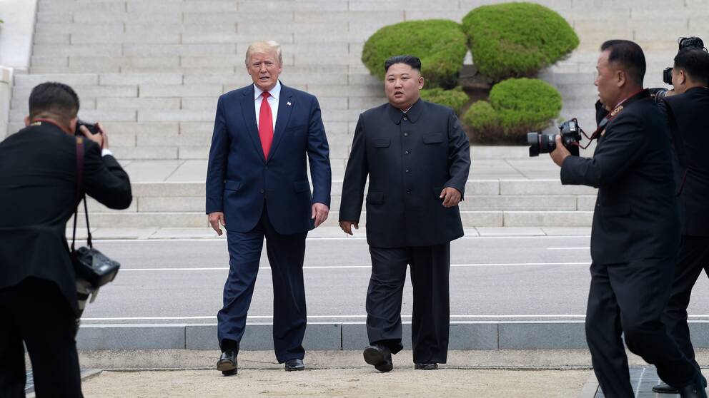 USA:s president Donald Trump och Nordkoreas diktator Jong-Un när de möttes i den avmilitariserade zonen mellan Nord- och Sydkorea den 30 juni 2019.