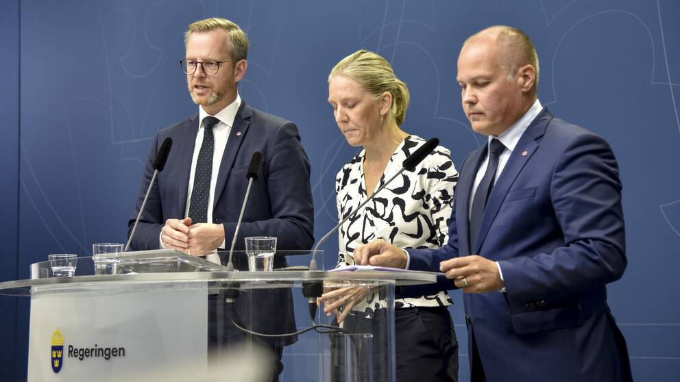 Mikael Damberg (S), Karolina Skog (MP) och Morgan Johansson (S).