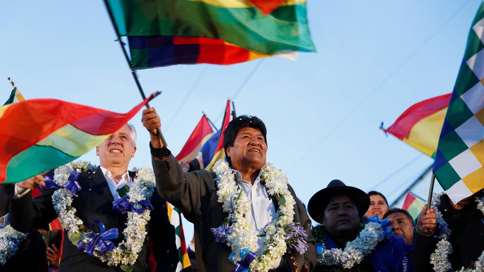 Bolivias president Evo Morales när han firar att han åter igen har valts till president.