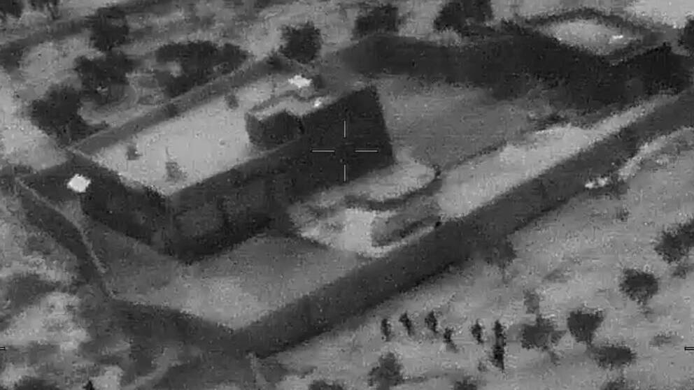 Bilder från Pentagon som visar hur amerikanska specialstyrkor närmar sig IS-ledaren Abu Bakr al-Baghdadis gömställe.