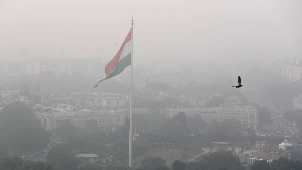 Bild från New Dehli i Indien medkraftig dimma och smog
