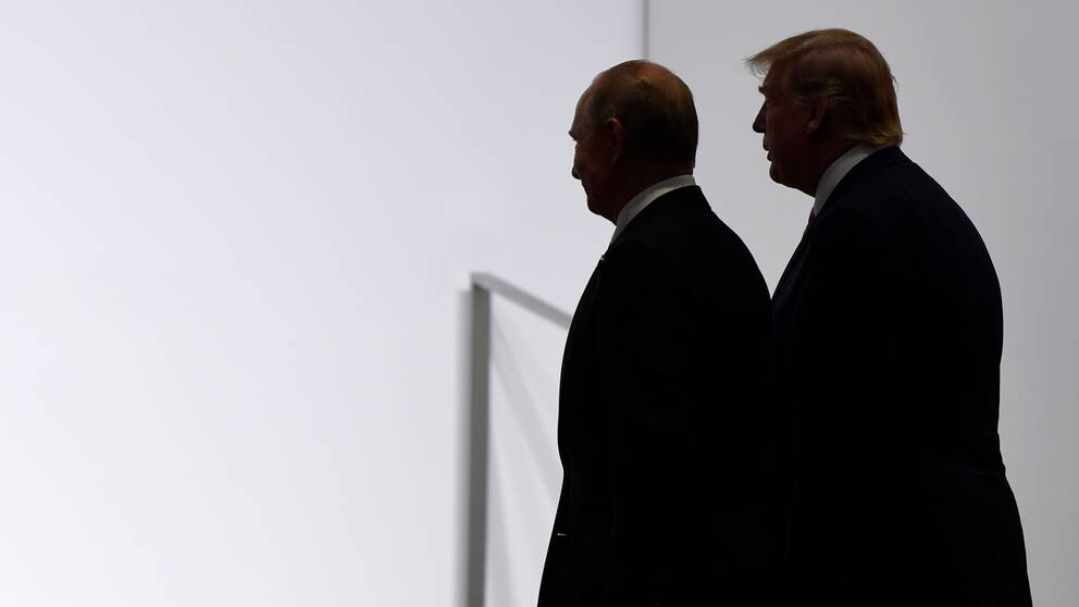 President Donald Trump och Rysslands president Vladimir Putin på G20 mötet i Japan den 28 juni 2019.