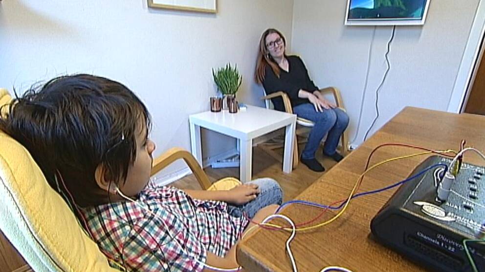 Att träna hjärnan med dataspel kan bli en framtida behandlingsmetod för personer med ADHD. En pågående forskningsstudie på Karolinska Institutet kan bli avgörande. En psykolog i Norrköping hoppas att det ska slå igenom.