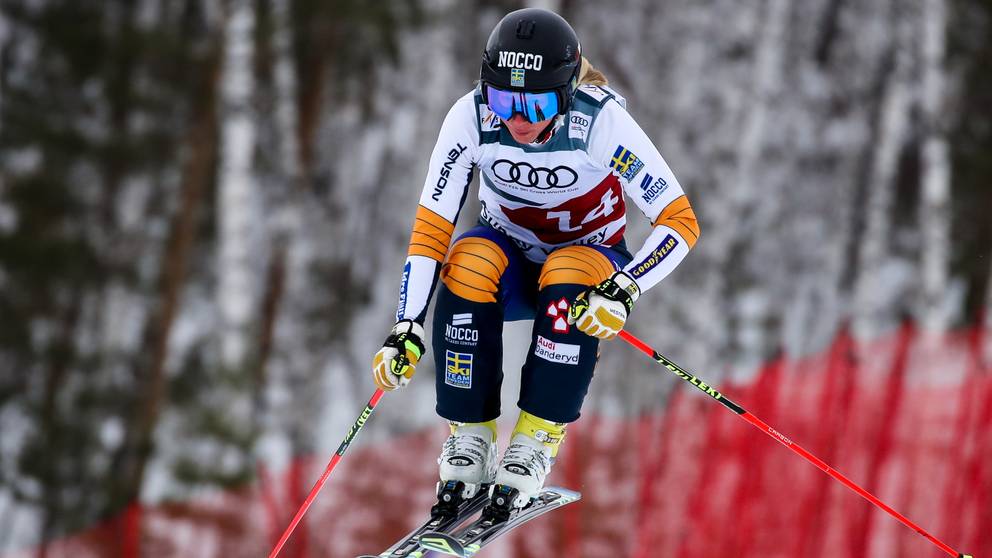 Sandra Näslund och Alexandra Edebo vidare i skicross-VM | SVT Sport