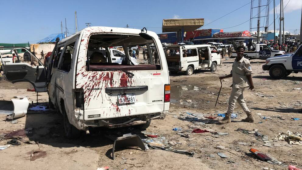 En bilbomb har detonerat i Somalias huvudstad Mogadishu. Många befaras döda.