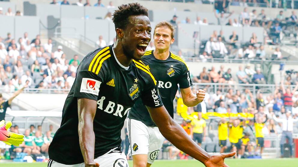 Ebenezer Ofori jublar efter sitt 3-0-mål mot Hammarby i juli 2016.