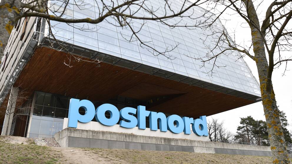 Postnord sitter i en svår sits då brevverksamheten blir allt mindre.