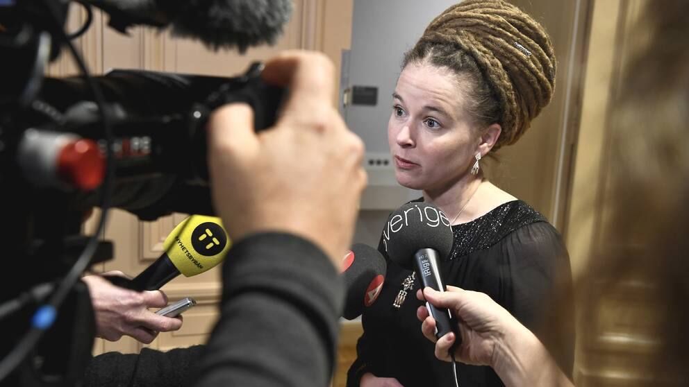 Kulturminister Amanda Lind (MP) kritiserades för att hon inte sett en enda Guldbaggenominerad svensk film. ”Mitt jobb som kulturminister är inte primärt att titta på film”, säger hon nu.