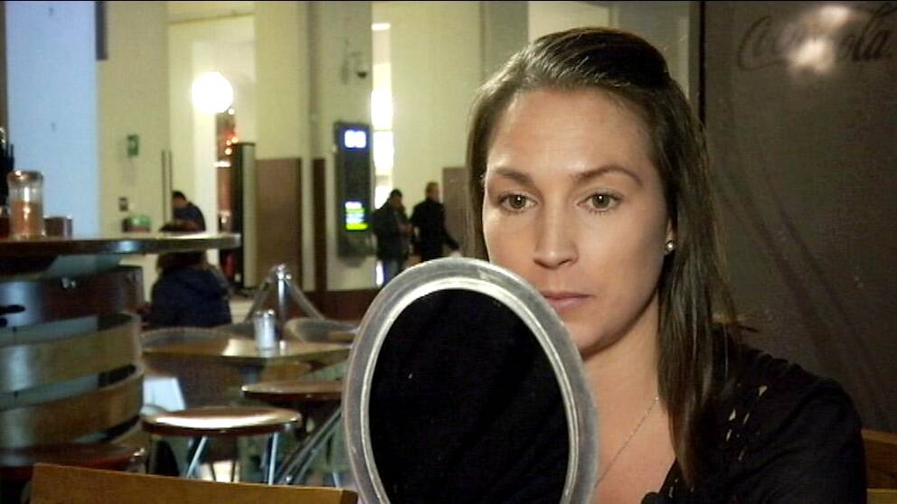 Johanna Hisbro har under många år sett defekter i sitt utseende som ingen annan kan se. Nu är hon botad genom KBT-terapi på nätet.