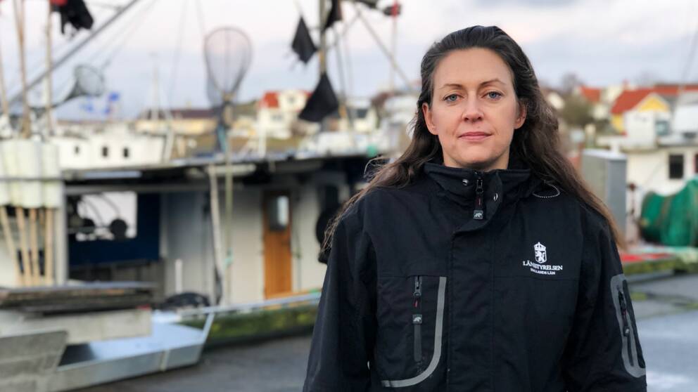 Erika Axelsson, på bilden, är fiskekonsulent på Länsstyrelsen Halland. Hon anser att åtgärder behövs vidtas omgående för att fisket inte ska försvinna från Halland.