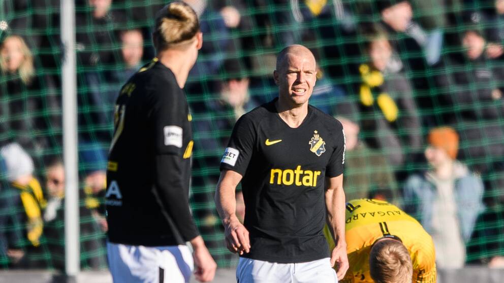 AIK:s Per Karlsson deppar efter 2-0 under fotbollsmatchen i Svenska Cupen mellan AIK och Jönköping den 23 februari 2020 i Stockholm.
