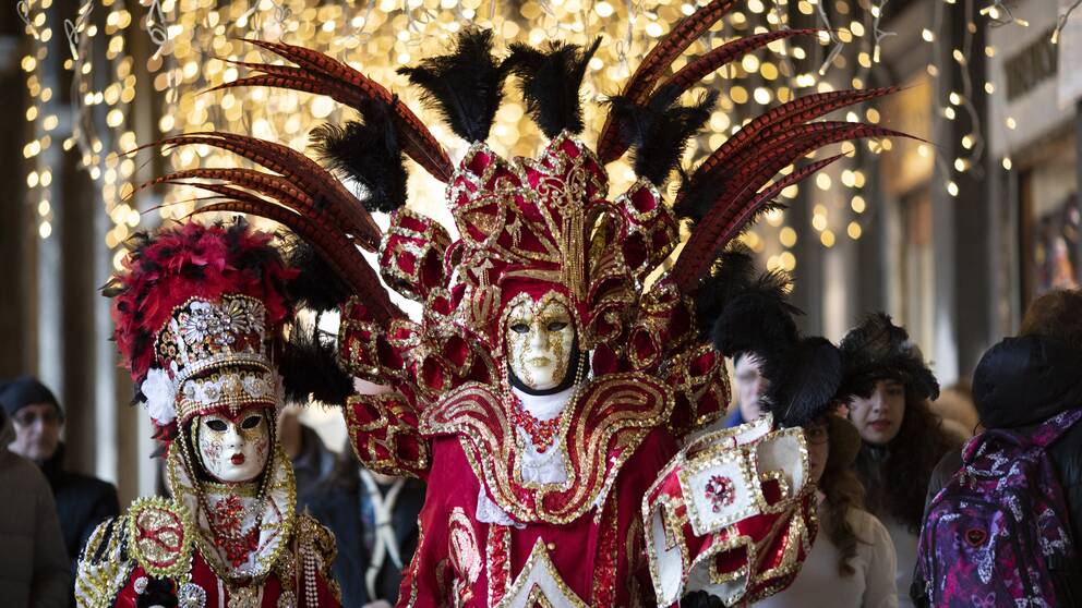 Karnevalen i Venedig har anor sedan medeltiden och lockar många turister varje år.