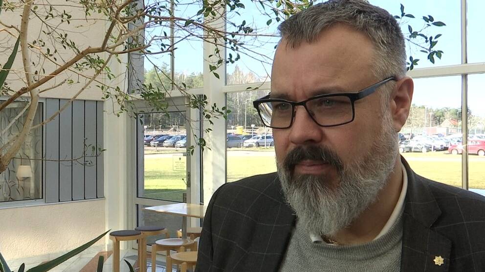 Hör sjukvårdsledaren Tobias Kjellberg om stabsläget och om utmaningarna för Region Värmland i rådande coronaläge.