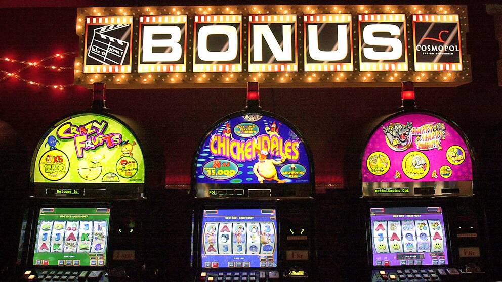 Spelautomater på ett kasino.