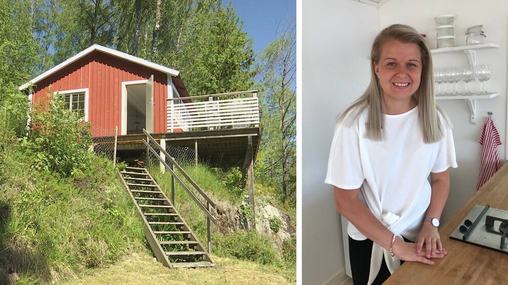 Till vänster i bild en sommarstuga ovanför en trätrappa. och till höger en Sara Nilsson med ljust hår ch vit t-shirt.