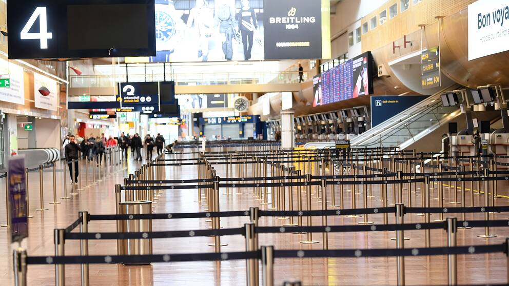 En typisk coronadag i Arlanda avgångshall när allt stod stilla. Men efter inrikesflygen öppnas det nu upp för mer utrikestrafik. Arkivbild.