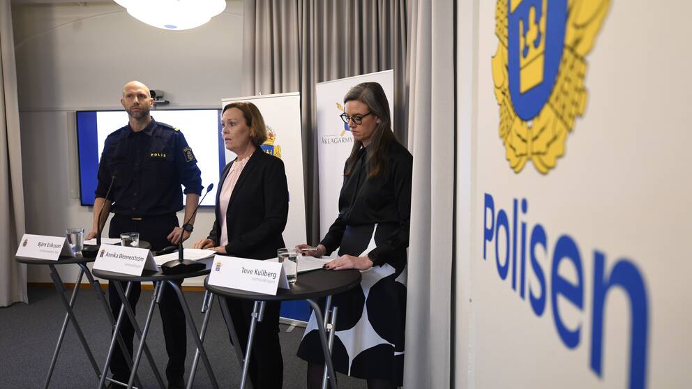 Björn Eriksson, kriminalinspektör vid nationella operativa avdelningen på polisen och åklagarna Annika Wennerström, och Tove Kullberg. Arkivbild