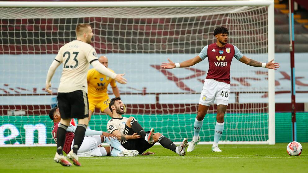 Manchester United fick en hjälpande hand mot Aston Villa.