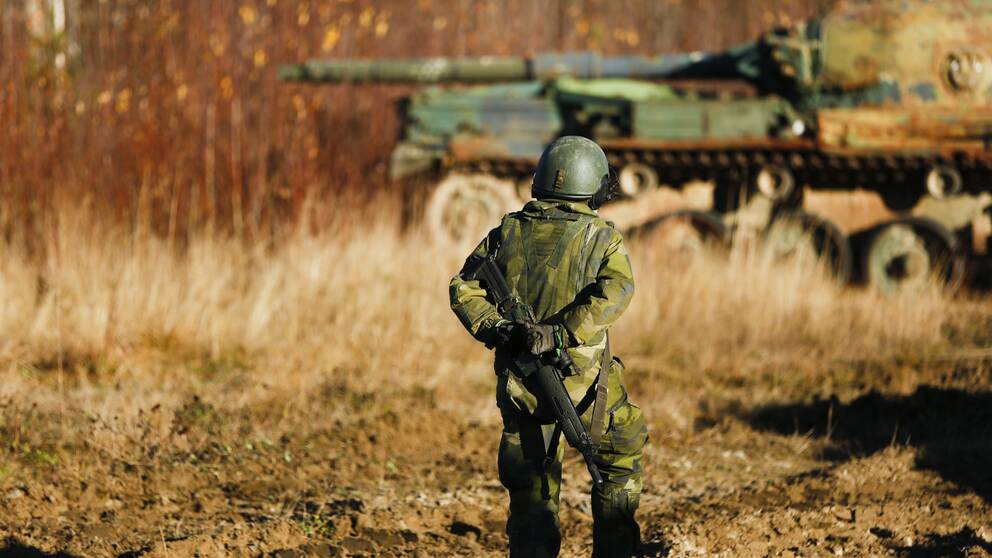Ett nytt artilleriregemente i Kristinehamn ser ut att bli verklighet, i och med uppgörelsen mellan regeringen och Januaripartiet (övningen på bilden har ingen direkt koppling till nyheten).