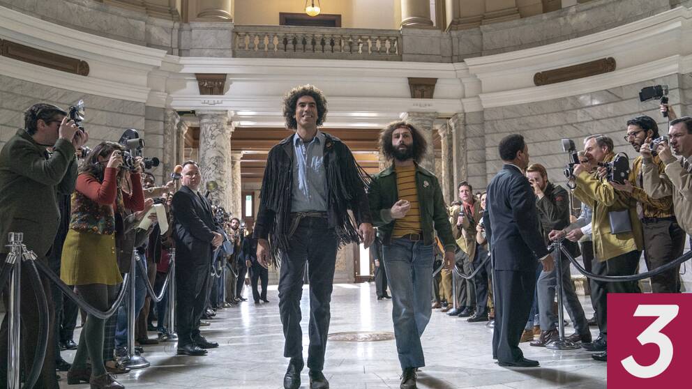 Sacha Baron Cohen och Jeremy Strong i The trial of the Chicago 7
