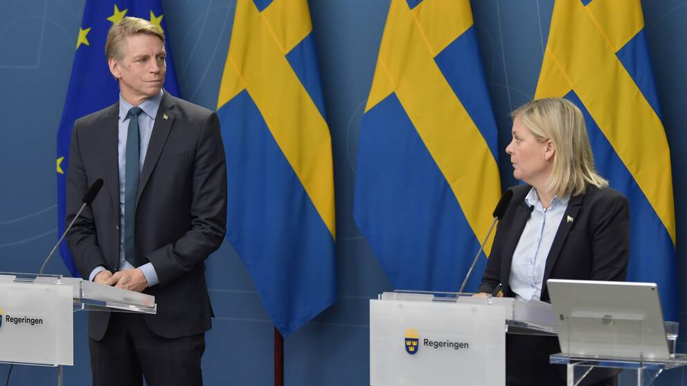 Finansmarknadsminister Per Bolund (MP) och finansminister Magdalena Andersson (S).
