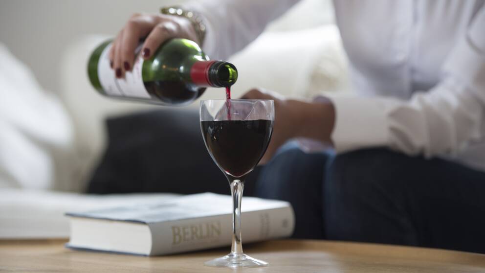 IOGT-NTO överklagar nu Malmöpolitikernas beslut om hemleverans av alkohol.
– Alkohol är en laglig drog som orsakar enorma skador på samhället. Hundratusentals barn far illa av alkohol i hemmet och alkohol orsakar mängder av våldsbrott, säger Lucas Nilsson vice förbundsordförande.
