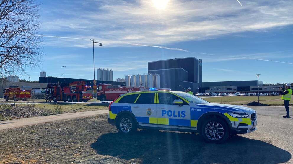 Mejeriet i Vimmerby fick under tisdagseftermiddagen evakueras på grund av explosionsrisken. Både polis och räddningstjänst är på plats.