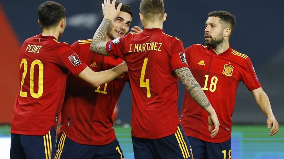 Spanien leder nu VM-kvalgruppen med en match mer spelad än Sverige.