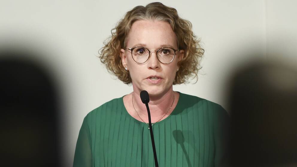 Britta Björkholm, avdelningschef på Folkhälsomyndigheten, under torsdagens myndighetsgemensamma pressträff angående coronapandemin.