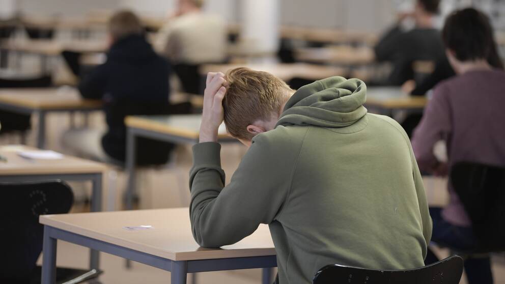 Deltagare gör högskoleprovet