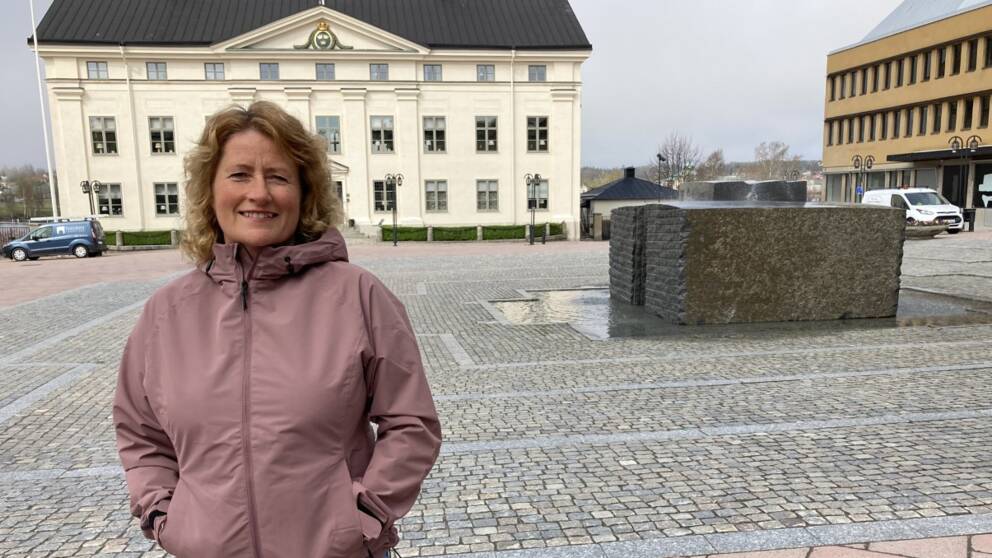 Agneta Nyholm vill ta fram en källa som finns i marken under stora torget i Härnösand.