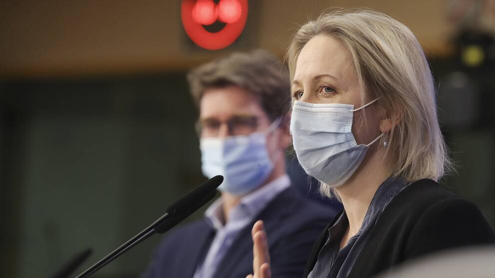 Den socialdemokratiska EU-parlamentarikern Jytte Guteland, med munskydd i EU-parlamentet.