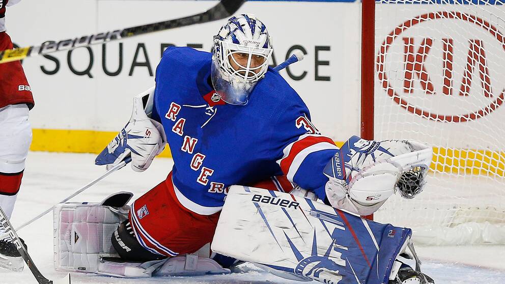 NHLPA Henrik Lundqvist #30 New York Rangers 2021 Retirement Souvenir Hockey  Puck In Cube
