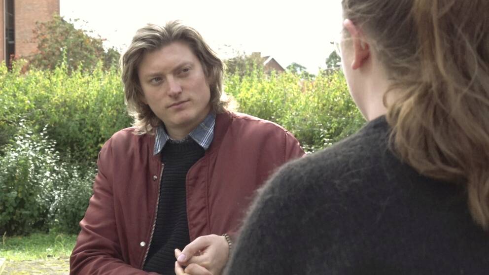 I klippet hör du Maries historia om familjehemsplaceringen. I klippet är hon ersatt av en skådespelare i bild för att skydda flickan.