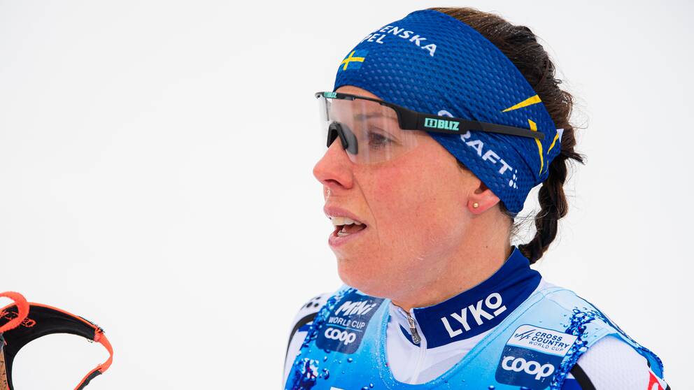 Charlotte Kalla tappade på andra sträckan.