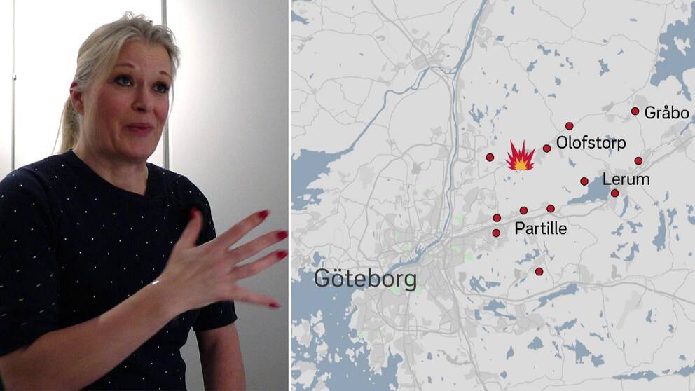 En man som sitter på en soffa och pekar med händerna och en karta på Göteborg.