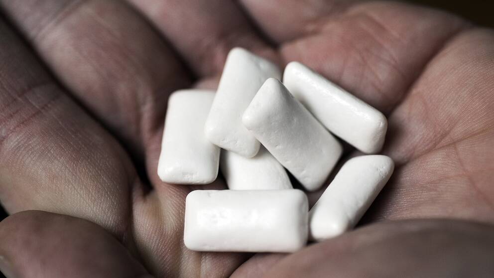 Tuggummi i hand.