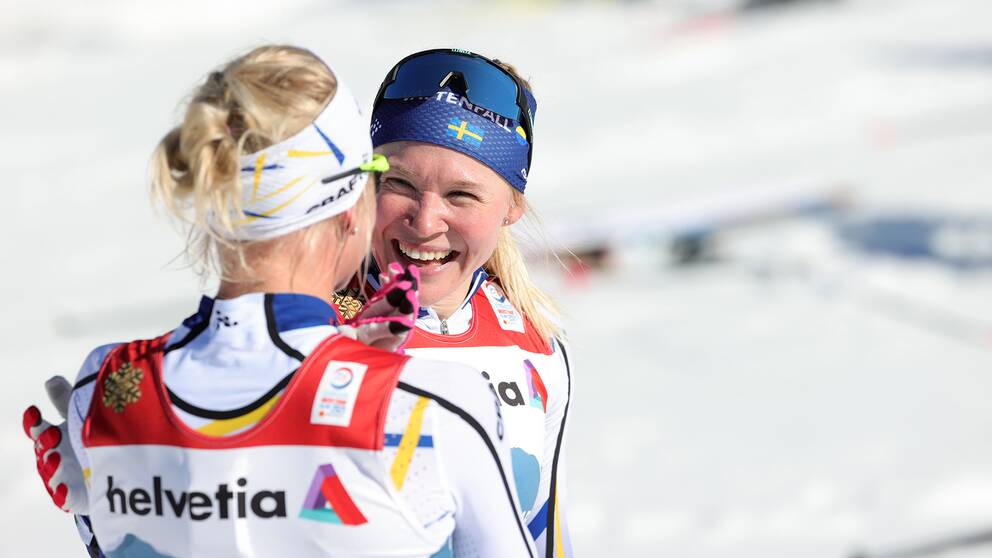 Jonna Sundling och Maja Dahlqvist vann VM-guld i teamsprint förra säsongen. Arkivbild.