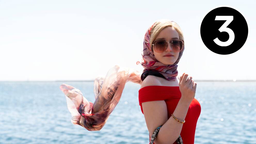Julia Garner i rollen som bedragaren Anna Delvey