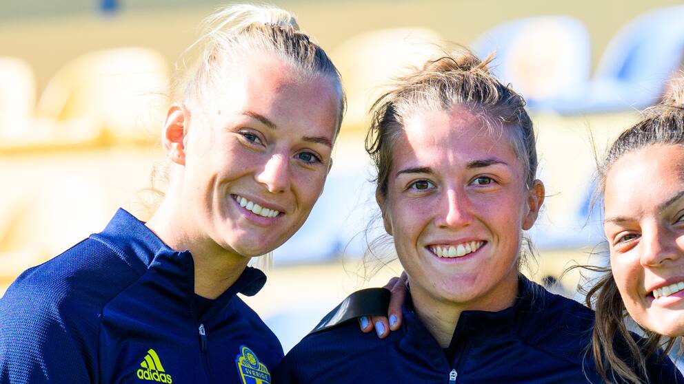Stina Blackstenius, Arsenal, och Filippa Angeldahl, Manchester City.