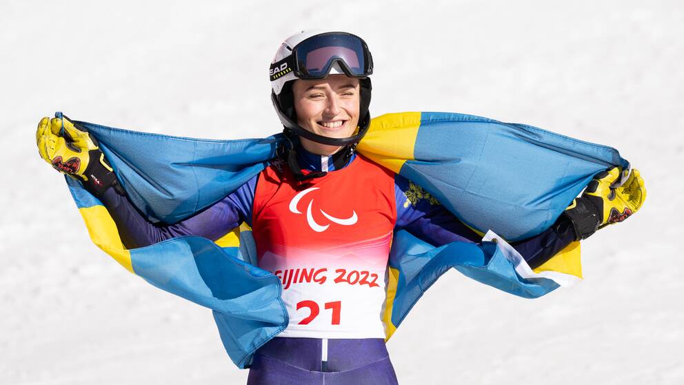 Ebba Årsjö säkrade Sveriges första guld i årets paralympics.
