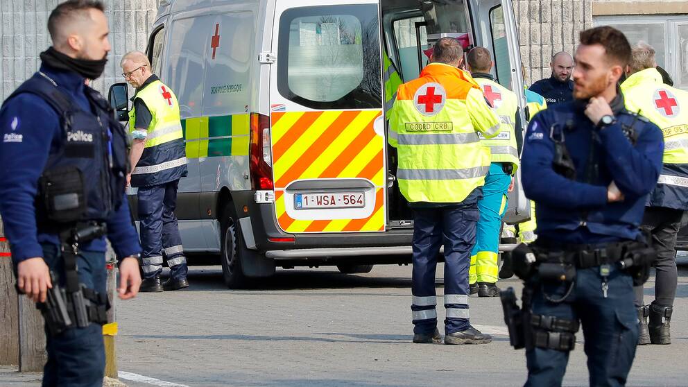 Poliser och räddningstjänst i La Louvière i södra Belgien.