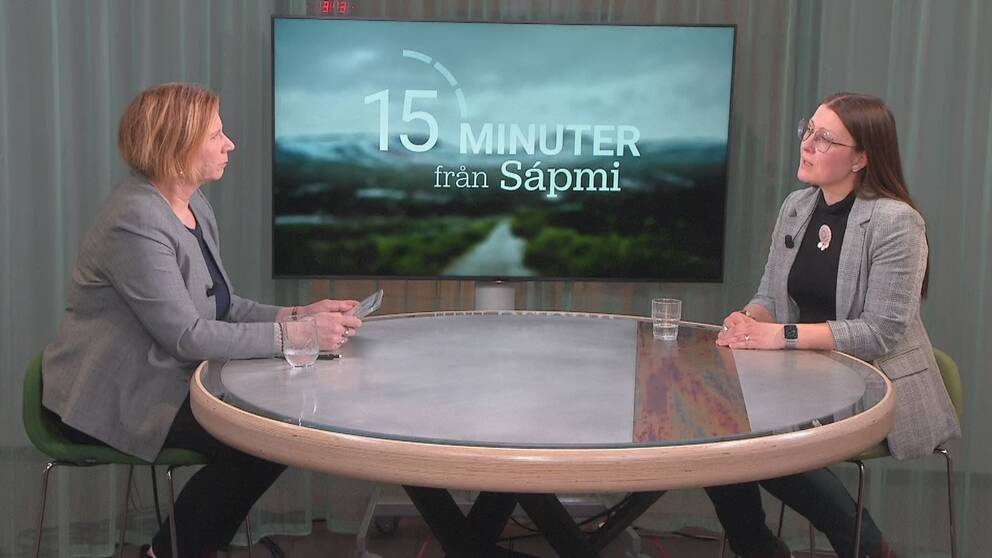 Åsa Larsson Blind, vice president i Samerådet berättar om hur det samiska samarbetet över landsgränserna påverkas av Rysslands krig i Ukraina i säsongspremiären av 15 min från Sápmi.