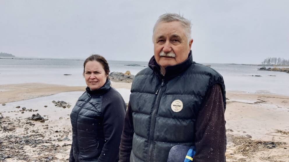 Marie Angle och Leif Johansson på stranden Revsand