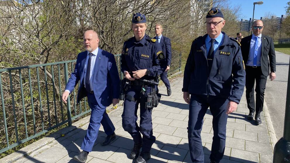 Justitie- och inrikesminister Morgan Johansson (S) besöker Rosengård i Malmö efter påskhelgens upplopp