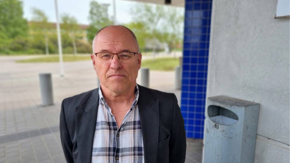 En speciell sorts ammunition som hittades både på mordplatsen och vid skottlossningen i Snurrom gjorde att polisen tidigt misstänkte att samma vapen använts vid båda tillfällen. Hör åklagare Kjell Janneson berätta mer i klippet.