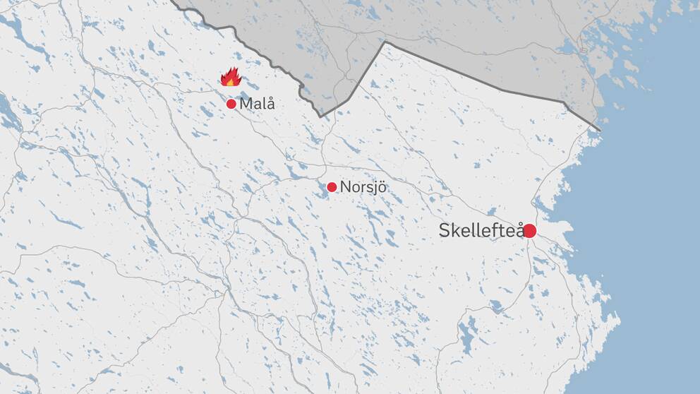 En karta över delar av Västerbotten där Malå, Norsjö och Skellefteå finns utplacerade samt en symbol för en eld på den plats där det brinner.