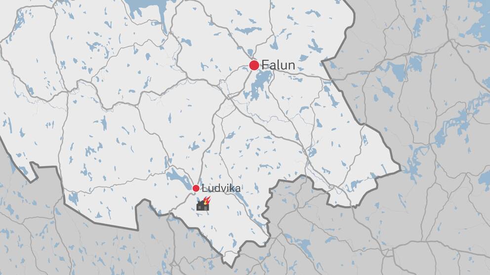 En karta över delar av Dalarna där Ludvika, Falun samt en symbol över ett hus med en eldsflamma på finns utplacerade.